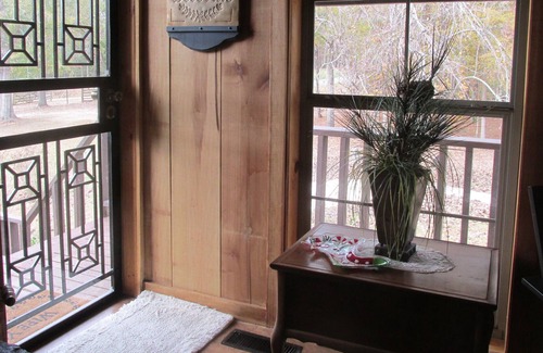 Collinsville Maison | Boocoodles Bed & Breakfast, Collinsville, MS 39325