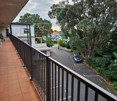 Mount Albert Appartement | Book Now Affordable Cute Cozy studio with Carpark 23