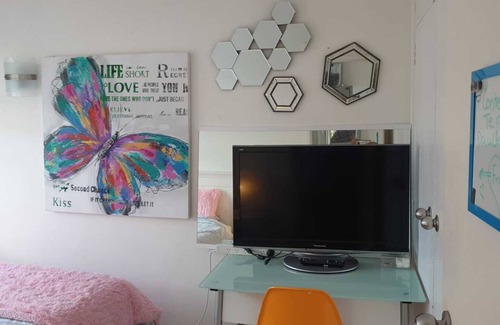 Waterview Maison | BOOK NOW! R2 CLEAN SANITIZED MODERN HOME NEAR CITY