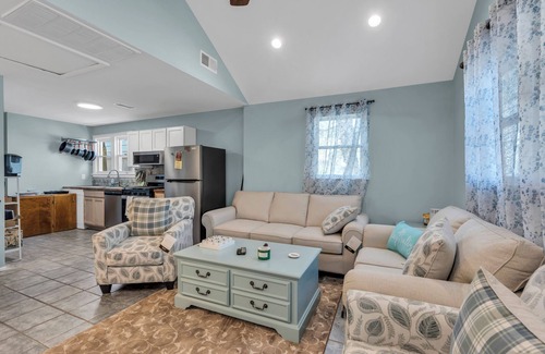 Ocean Grove Maison | Book two weeks for 2000 all winter long sept 15-may 15