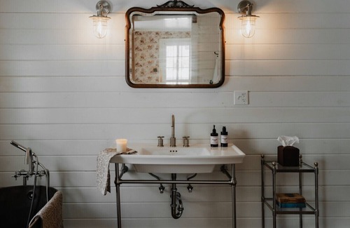 Hobart Hôtel | Book Village Inn - Twain Room