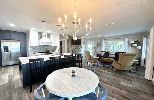 Melrose Maison | Book your escape to paradise at The Lake Cottage at Santa Fe!