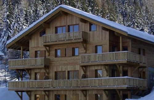 La Roche Appartement | Last minute rates.Beautiful spacious apartment, 8 beds, Great location and views