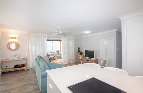 Point Lookout Maison | Boondi - beautiful lowset home, walk to everything