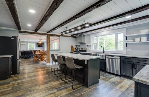 Himrod Maison | Boondock Retreat on Seneca Lake wine trail. Pet friendly with EV charger
