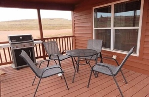 Medora Cabine | Boots Bison Cabin 2 BR 1 B Sleeps 6