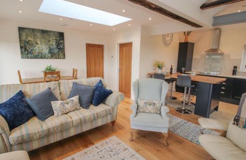 Halfway House Maison | Border View Lodge