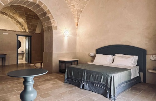 Felline Lit Et Petit-Déjeuner | Borgo Don Ciccio - King Suite with Jacuzzi + Patio
