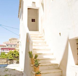 Strongoli Maison | BORGO PETELIA, Casa Chiarotti, Antica casa con scala esterna