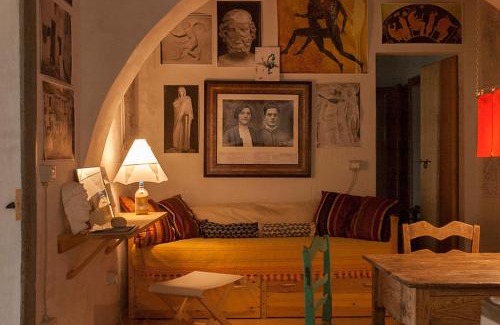 Strongoli Maison | BORGO PETELIA, Casa Chiarotti, Antica casa con scala esterna
