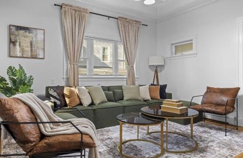 East Somerville Appartement | Boston 4BR Home with Parking BBQ Fire