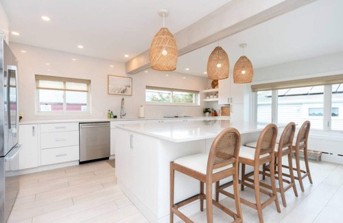 Revere Maison | Boston's Beach Home: Pool, 1min to Beach, Pet +