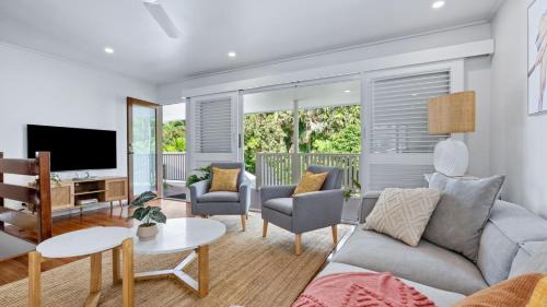 Edge Hill Maison | Botanica View Spacious Edge Hill Home with Pool and Views