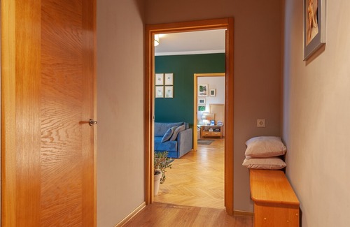 Pechers'kyi District Appartement | ☘️Botanical Apt. in the Centre☘️, Ⓜ️ Pecherska Ⓜ️