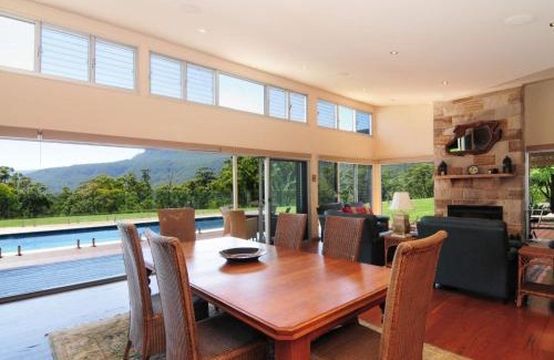 Upper Kangaroo River Maison | Bottlebrush Lodge Great views and a pool