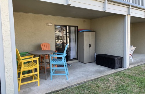 Holiday Beach Copropriété | Condo en bas de plage (1 BR-King) et couchette. 4 couchages, Thomas Drive.