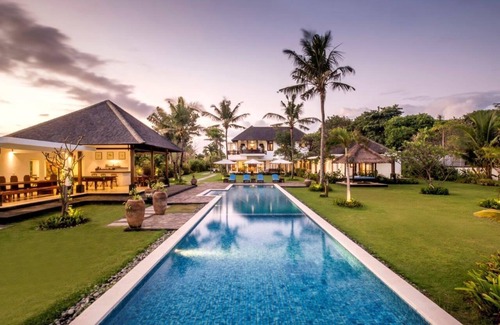 Banjarangkan Villa | Villa Bougain - Fantastique escapade en bord de mer