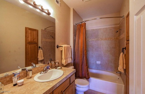 Oro Valley Copropriété | Boulder Canyon Condominiums: Serene Retreat in Oro Valley