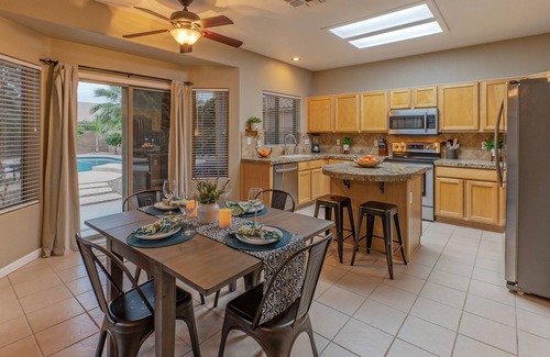 Boulder Mountain Highlands Maison | Boulder MT Highlands: Near Golf & Trails, POOL w/Opt Heat, Spa, Putt Green, King Beds & TVs All BRs