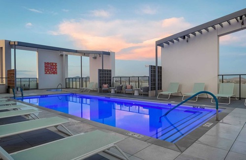 Evans Churchill Appartement | Boulevard Stays Scenic Studio Escape Pool, Gym Access & Parking