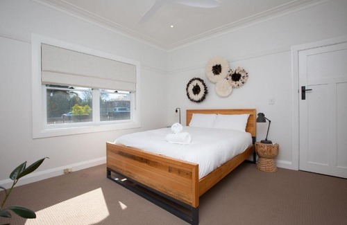 North Tamworth Maison | Bounty on Bligh
