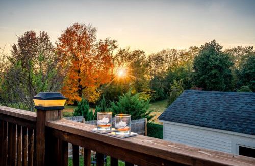 Springfield Maison | Bourbon Getaway! Hot Tub, Fire Pit, Distilleries