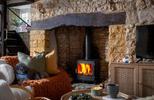Bourton Maison | Bourton Scandi Chic Authentic Cottage