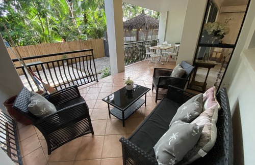 Paddington Appartement | Boutique apartment w/large courtyard- 5min walk to Rosalie Village cafes & deli
