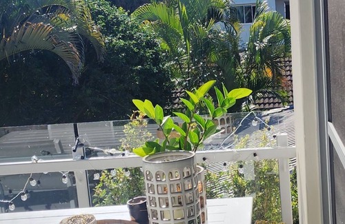 Mermaid Beach Copropriété | Boutique beach apartment, 400m walk to GC's best beach, restaurants, bars.