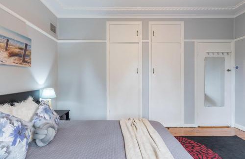 Carramar Maison | Boutique Double Room in Carramar - Close to Station & Shops - Shared Bathroom
