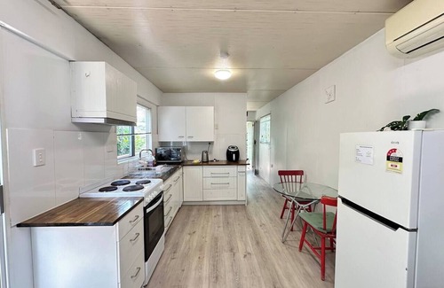 Taigum Maison | Boutique granny flat— A/C +Wifi+ Parking+ Deck