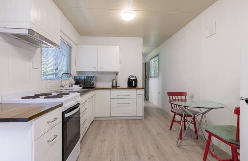 Taigum Maison | Boutique granny flat— A/C +Wifi+ Parking+ Deck