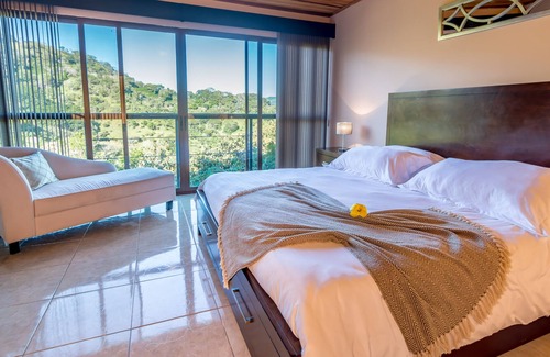 Garabito Cabine | Boutique hotel cabin with private rooftop and amazing views
