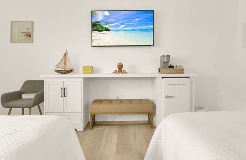 Deerfield Beach Hôtel | Boutique Hotel 2 Double Beds 1 block to the beach!