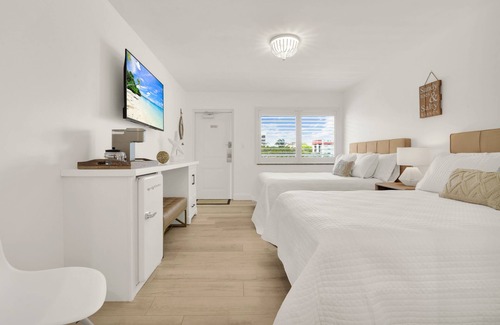 Deerfield Beach Hôtel | Boutique Hotel 2 Double Beds 1 block to the beach!