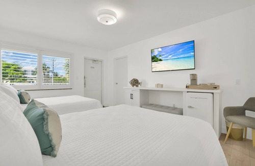 Deerfield Beach Hôtel | Boutique Hotel 2 Double Beds 1 block to the beach!