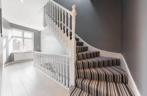 St. George's Appartement | Boutique Modern Hotel Room For Two Near Tube And Bus Stations
