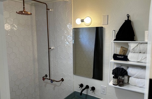 Pinetop Hôtel | Boutique Modern Motel Room