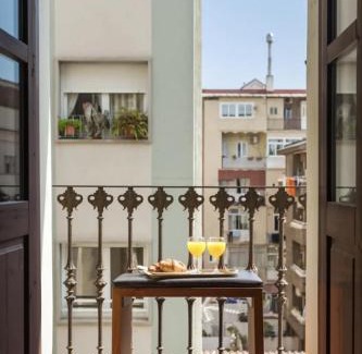 el Camp d'en Grassot i Gracia Nova Appartement | Boutique Pare Lainez- 2 BR Sagrada Famlia with balcony