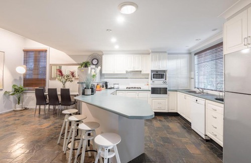 Burwood Maison | Boutique Private Rm situated in the heart of Burwood 5 - ROOM ONLY