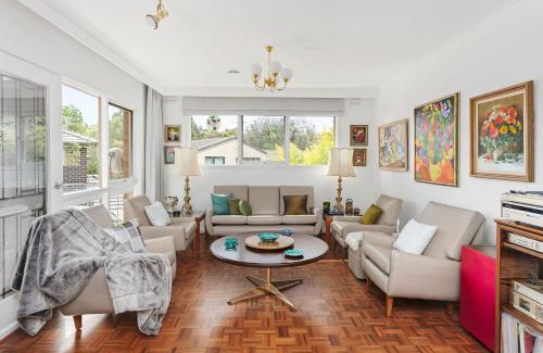 Mount Waverley Maison | Boutique Stays - That 70s House