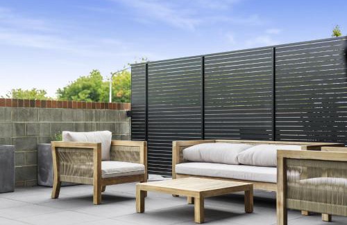 Kingston Appartement | Boutique Unit with Huge Terrace near Cafes & Shops