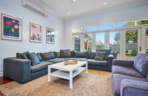 Moonee Ponds Maison | Bowen Street Family Retreat with Pool