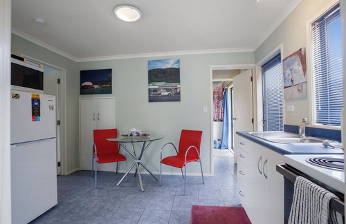 Bowentown Maison | Bowentown Relax - Waihi Beach Downstairs Unit