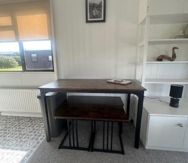 Portpatrick Chalet De Ski | Bowmore 7 - Stunning Sea Views, Farm Stay