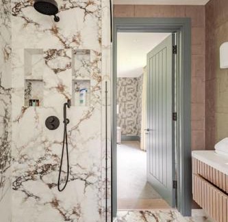 Lechlade Maison | Bowmore Lake House in Lakes By Yoo in Heart of The Cotswolds
