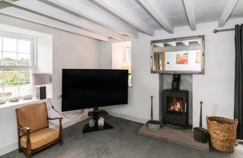 Wennington Maison | Box Tree Farm House