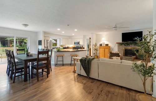 Rock Stream Maison | Boxwood Cottage, sleeps 8, nestled in the woods