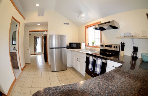 Guilderland Center Maison | Bozenkill Bungalow: Charming countryside home.