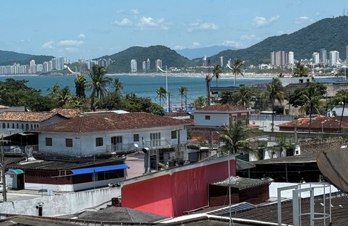 Parque Enseada Appartement | PENTHOUSE - 150 METERS FROM THE BEACH. Street with shops, restaurants, sea view.